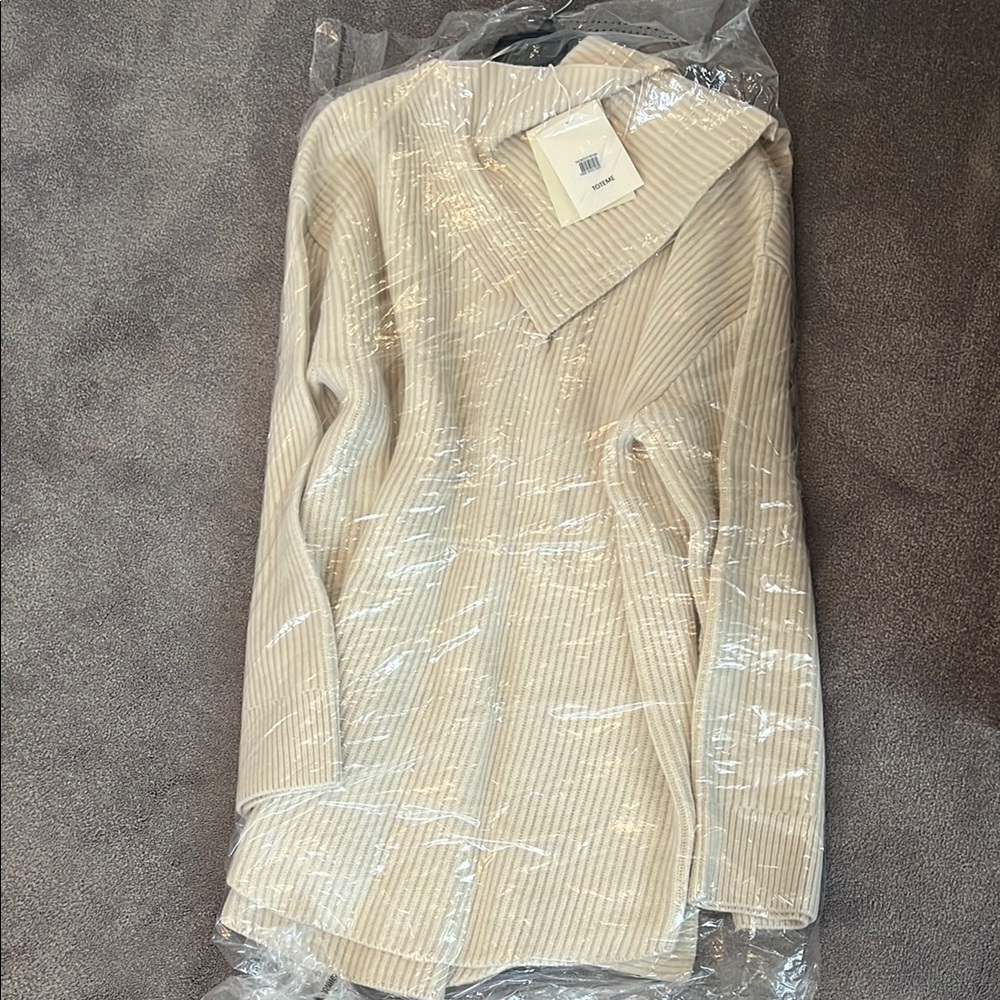 Stylish Beige Ribbed Sweater - Picture 2 of 2